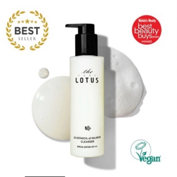$37 Lotus Cleanser NIB
Deep Cleansing of Waste & Fine Dust
Makeup, moisturizing - Picture 6 of 9